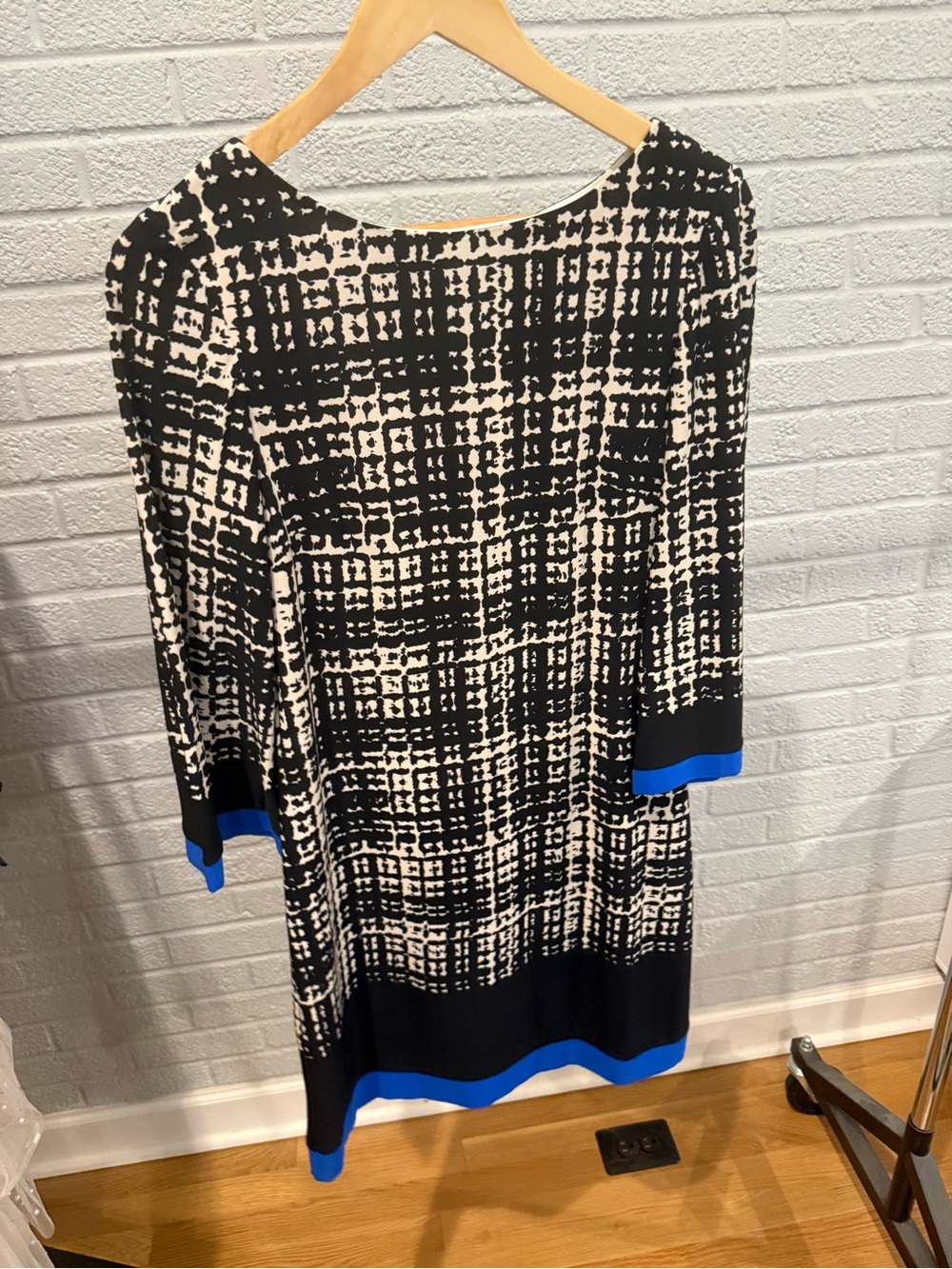 Eliza J Black and White Graphic Shift Dress with Blue Trim